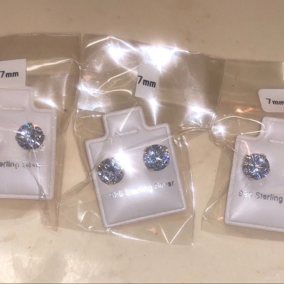 2 pair of solid 925 Round CZ Stud Earrings 7mm - Picture 2 of 5